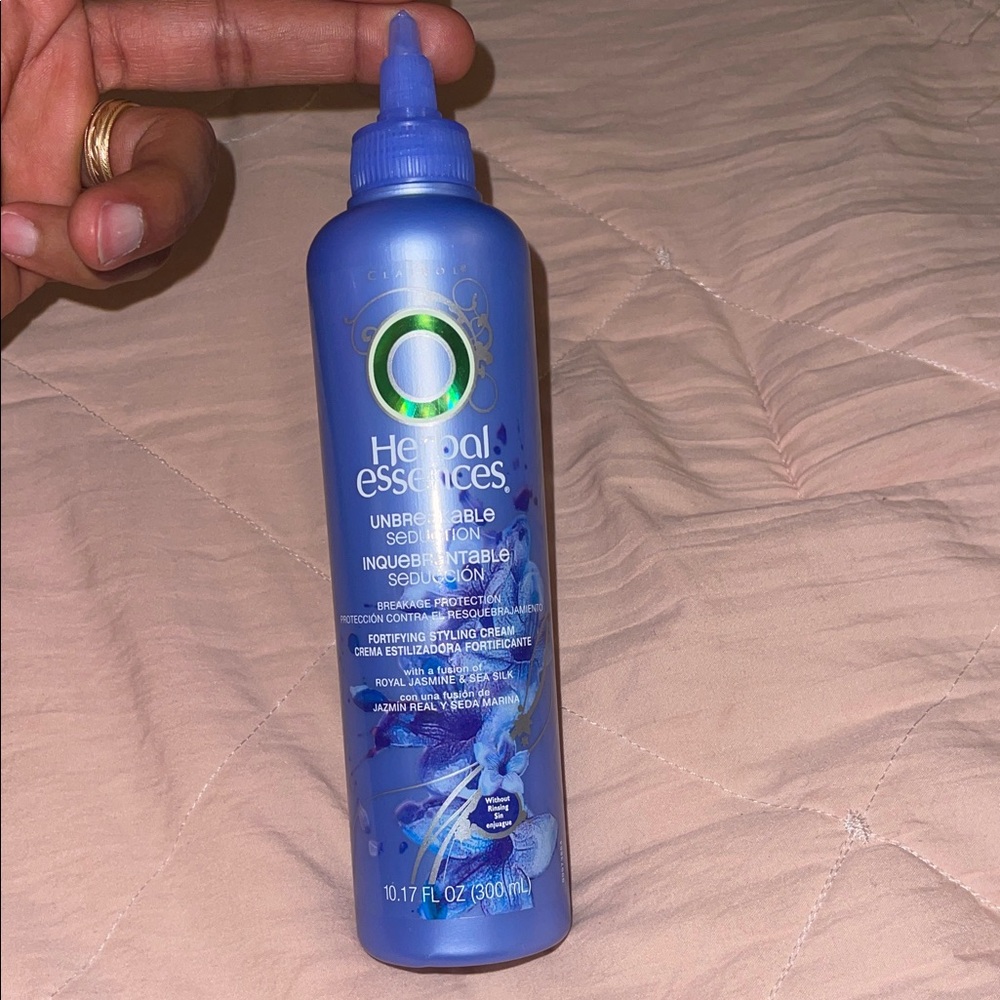 Unbreakable Seduction Fortifying Styling Cream - Blue